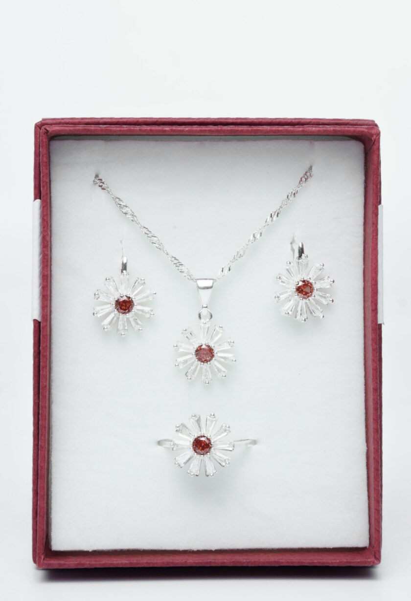 Bijoux pierre cornaline fond rouge